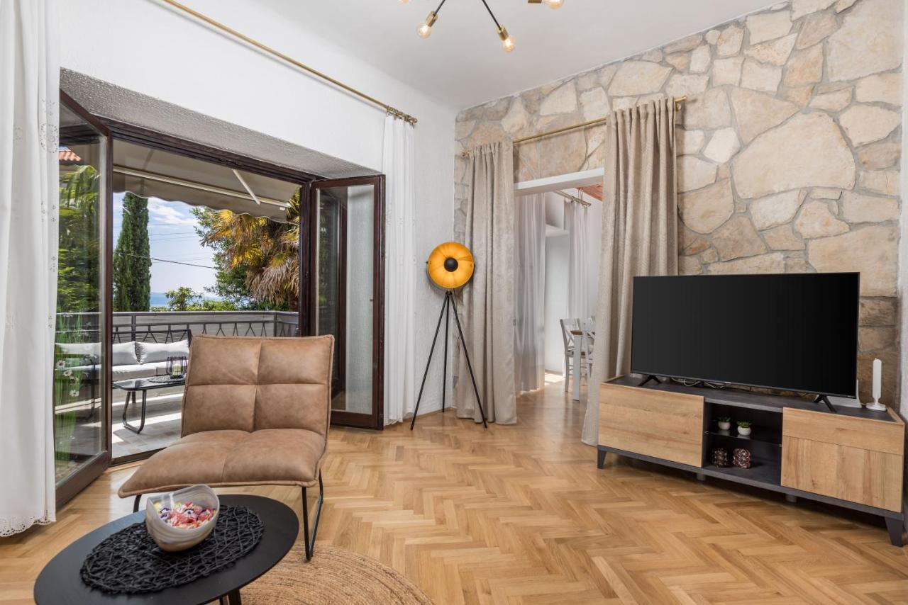 Apartment Carmen Matulji Bagian luar foto