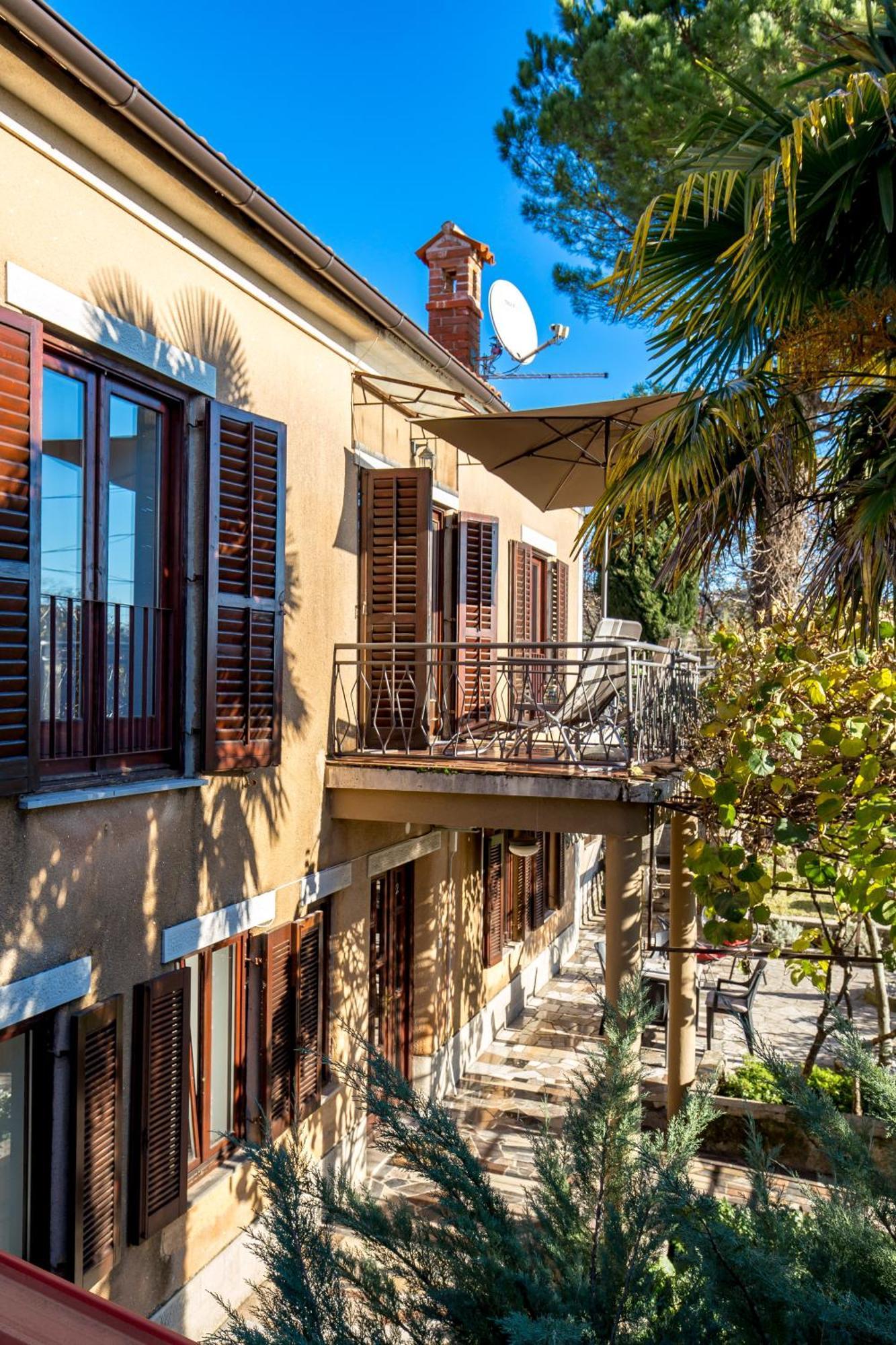 Apartment Carmen Matulji Bagian luar foto